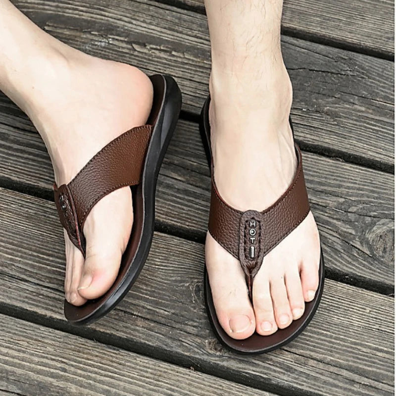 Herren-Flip-Flops aus Leder – Atmungsaktive Sommersandalen vom Designer
