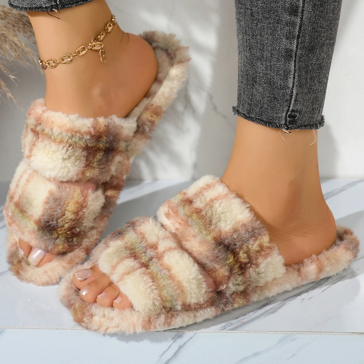Schuhe mit flauschigem Obermaterial, bequem