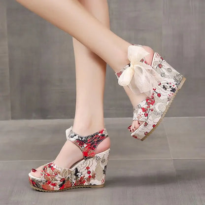 Bequeme Damensandalen von RZSMTYA