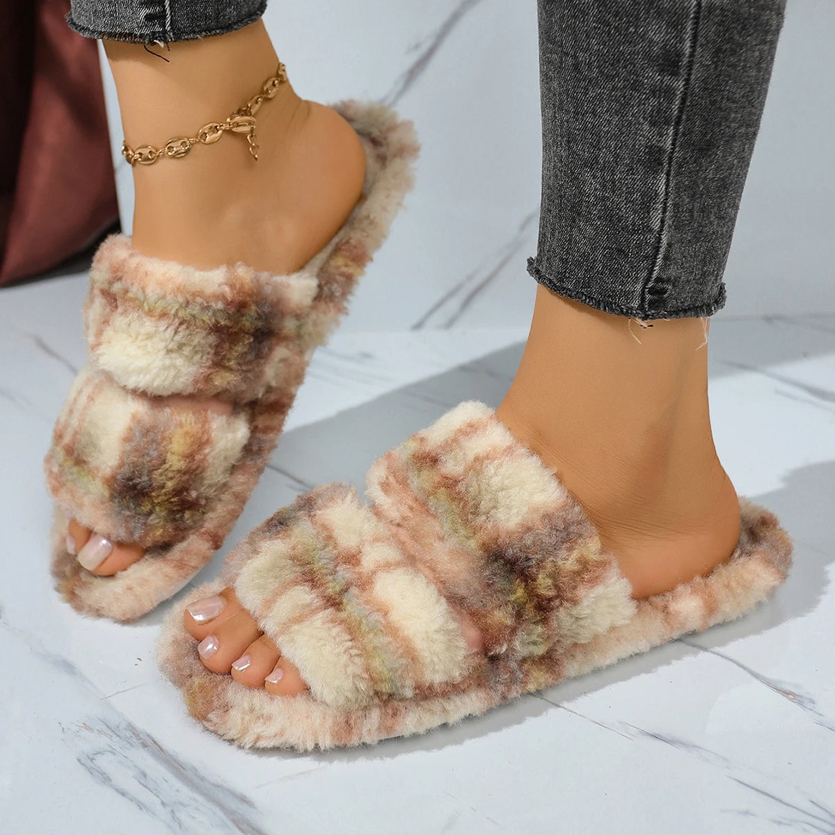 Schuhe mit flauschigem Obermaterial, bequem
