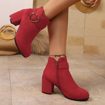 Stiefeletten mit beflocktem, quadratischem Absatz