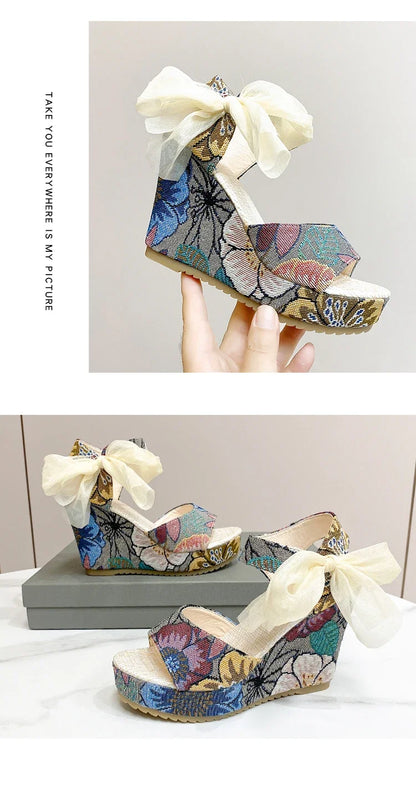 Bequeme Damensandalen von RZSMTYA