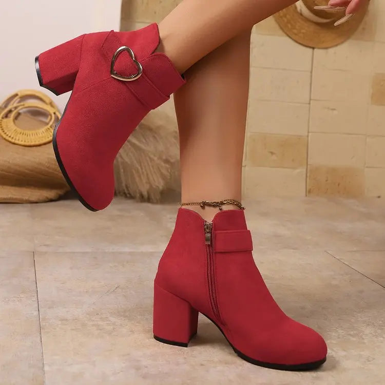 Stiefeletten mit beflocktem, quadratischem Absatz