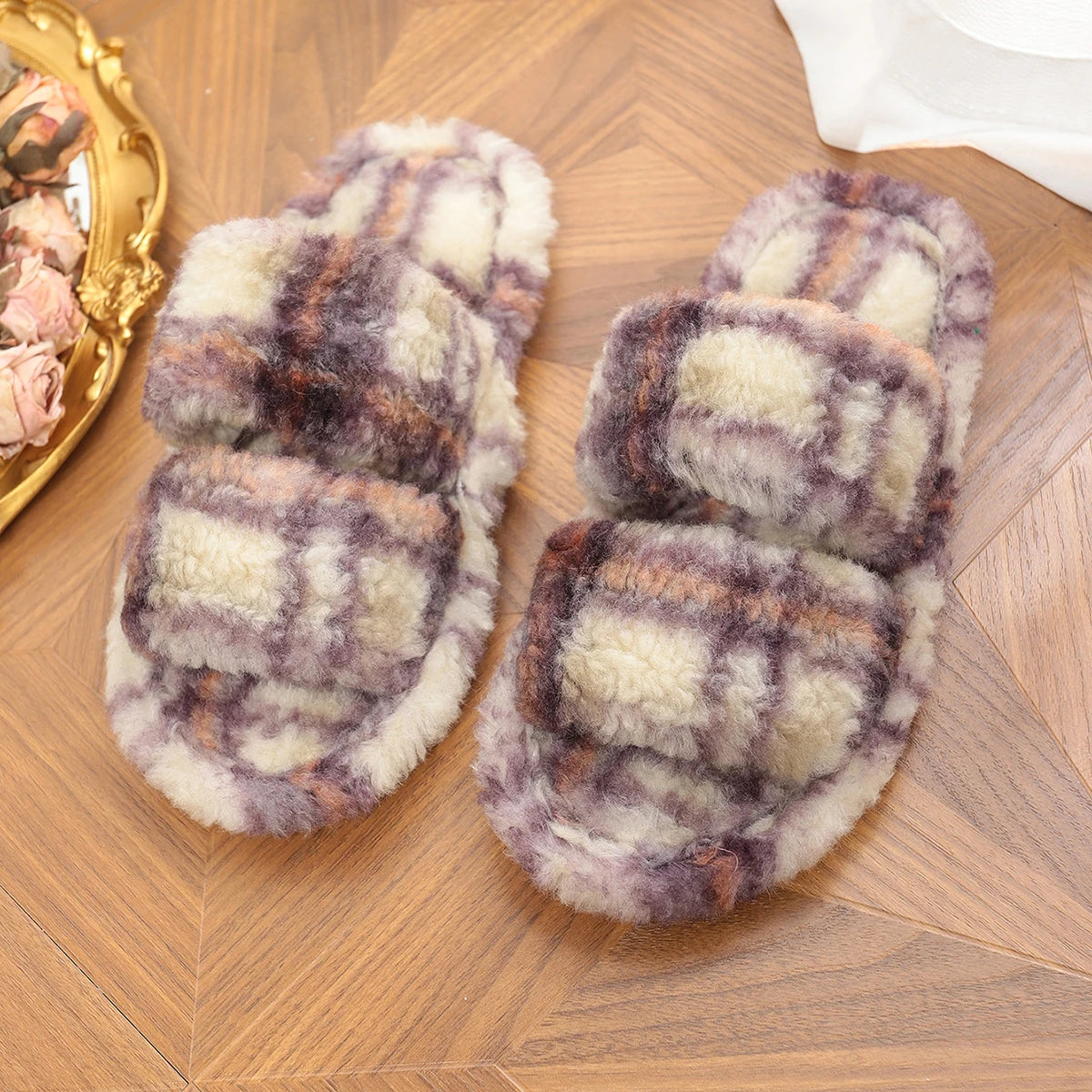 Schuhe mit flauschigem Obermaterial, bequem