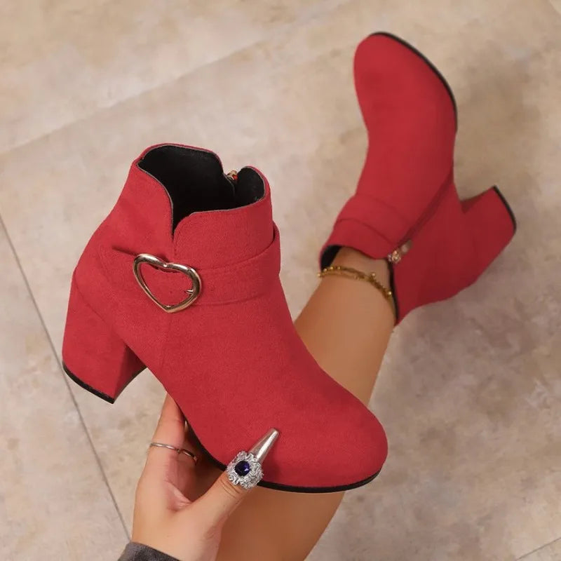 Stiefeletten mit beflocktem, quadratischem Absatz