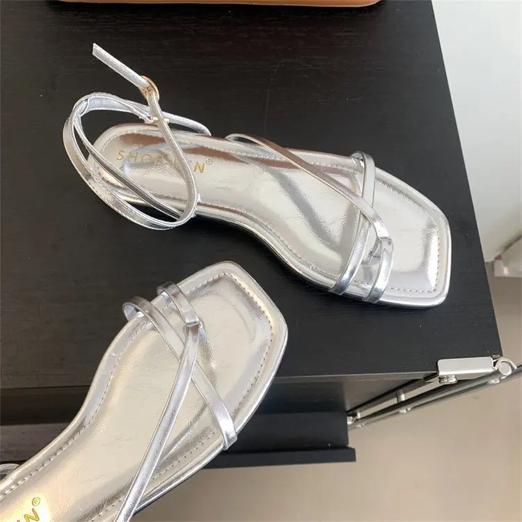 Női Gladiátor Szandál 2025 Nyári - Elegáns Keskeny Pántos Lábujjközi Cipő