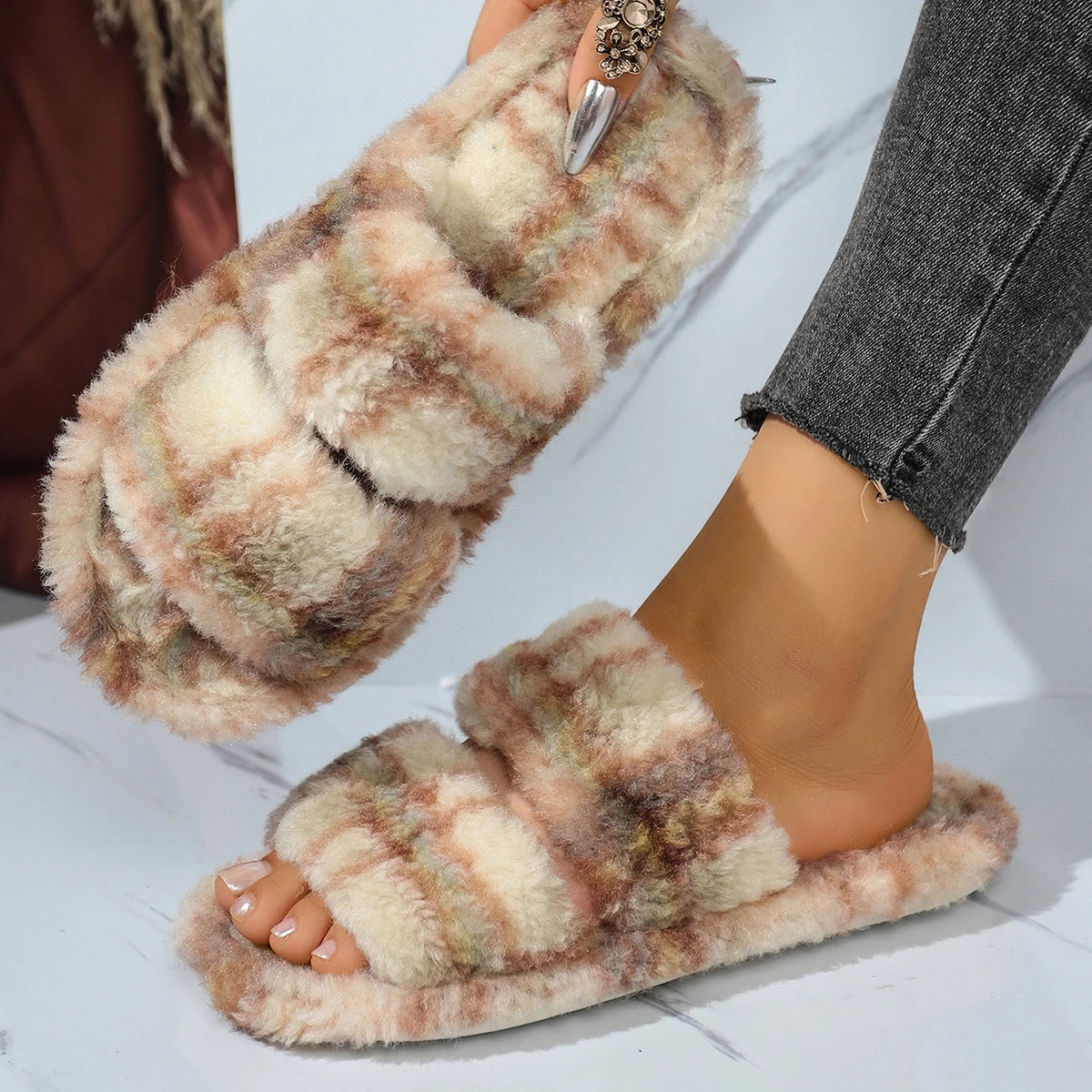 Schuhe mit flauschigem Obermaterial, bequem