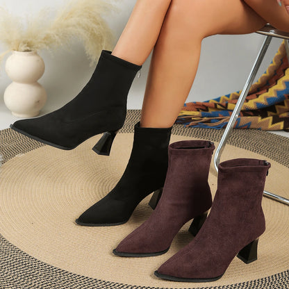Stiefeletten mit quadratischem Absatz