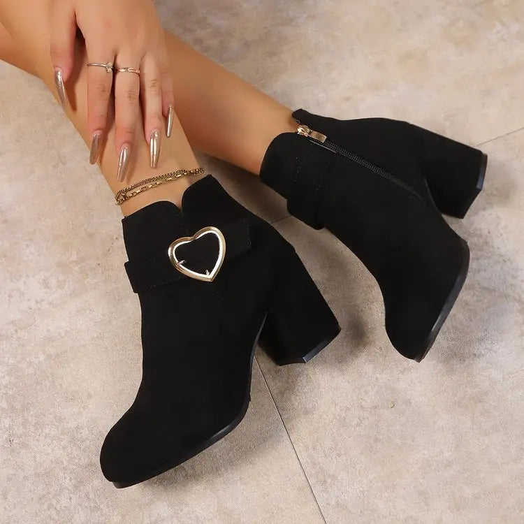 Stiefeletten mit beflocktem, quadratischem Absatz