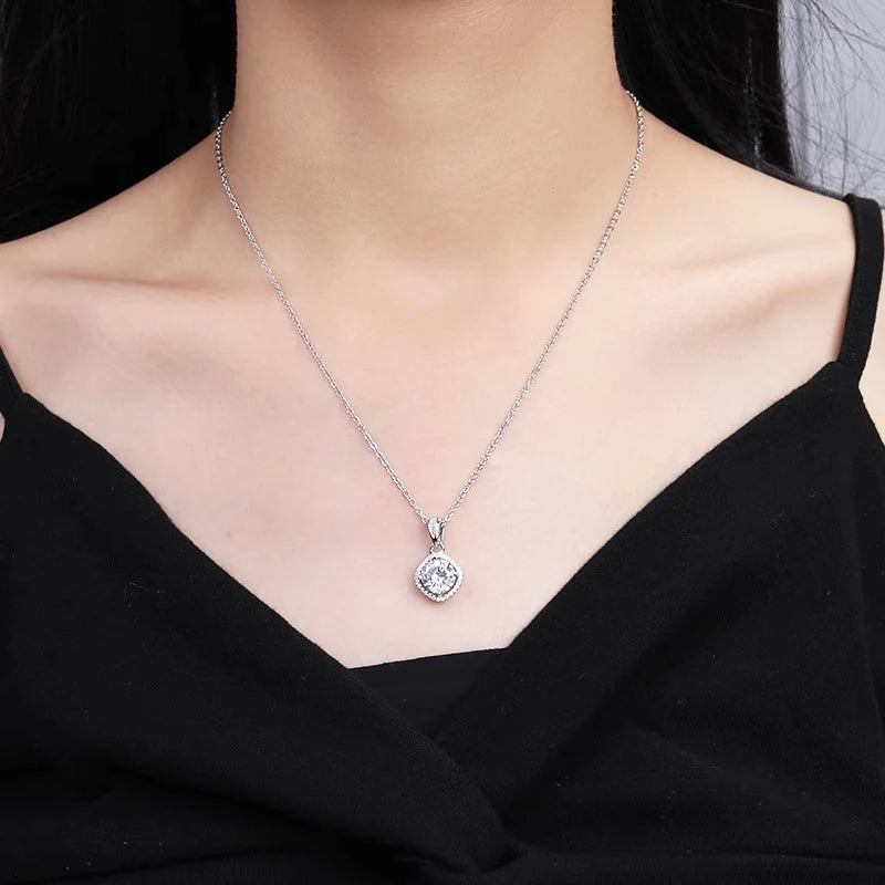 Aiternity Moissanite Nyaklánc