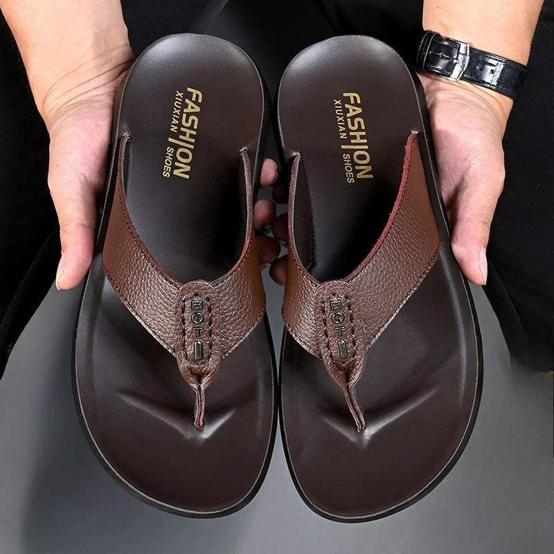Herren-Flip-Flops aus Leder – Atmungsaktive Sommersandalen vom Designer